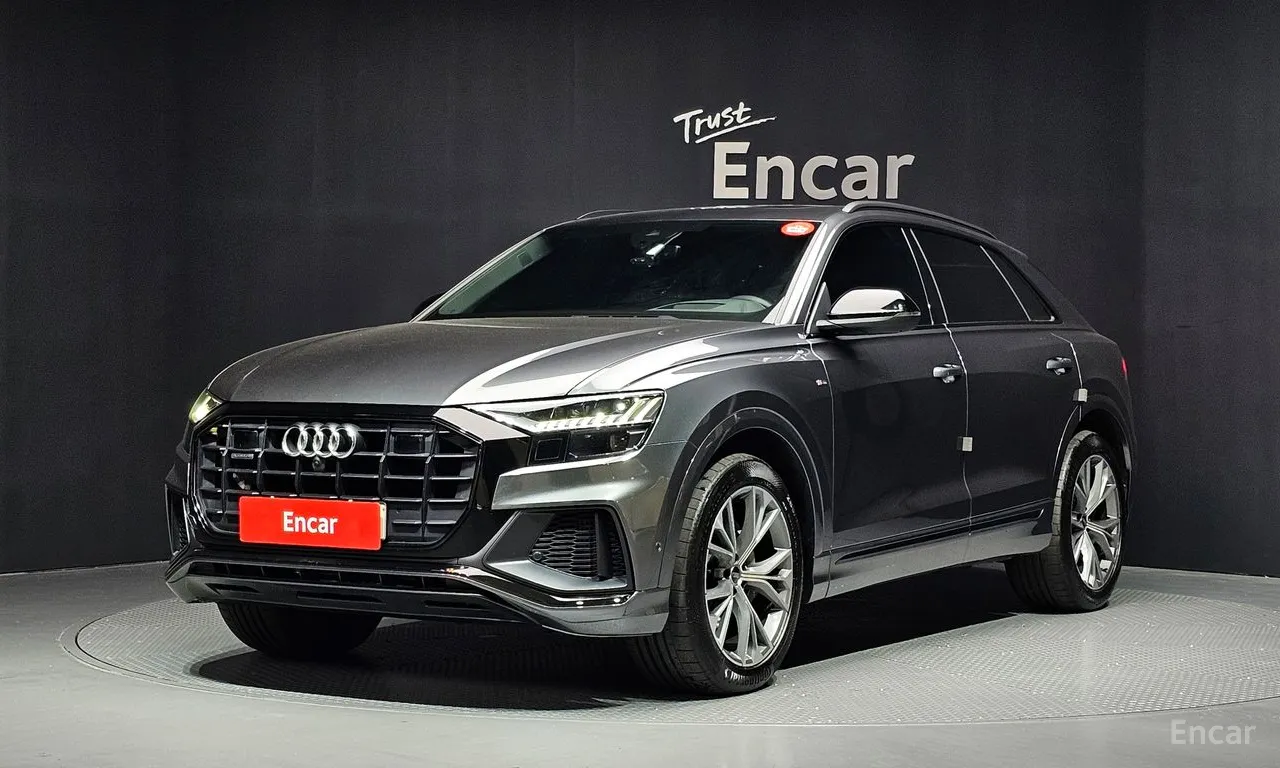 Audi Q8 55 TFSI Quattro Premium, 2022