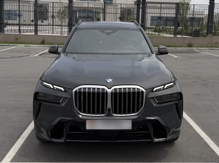 BMW X7 I (G07) Рестайлинг 40i 3.0 AT 4WD, 2024