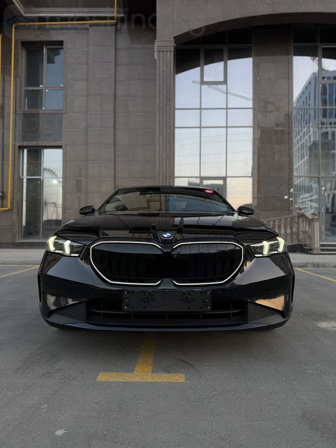 BMW 5 серии VIII (G60/G61/G68) 530i 2.0 AT, 2024