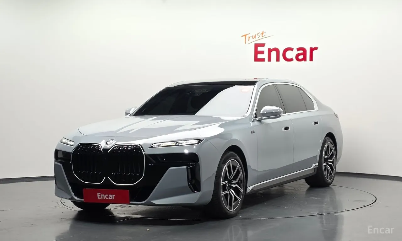 BMW 7-Series 740i sDrive M Sport Individual, 2023